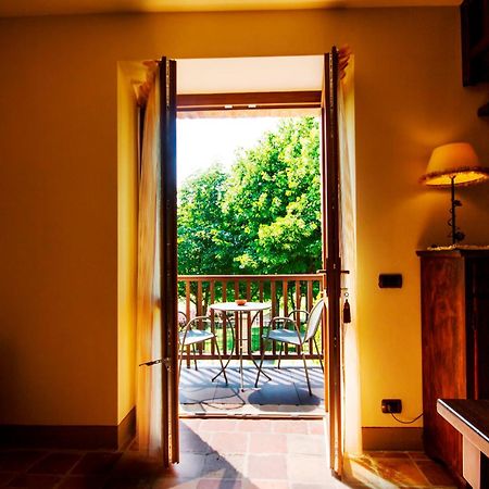 Relais Castello Di Razzano Hotel Alfiano Natta Екстериор снимка