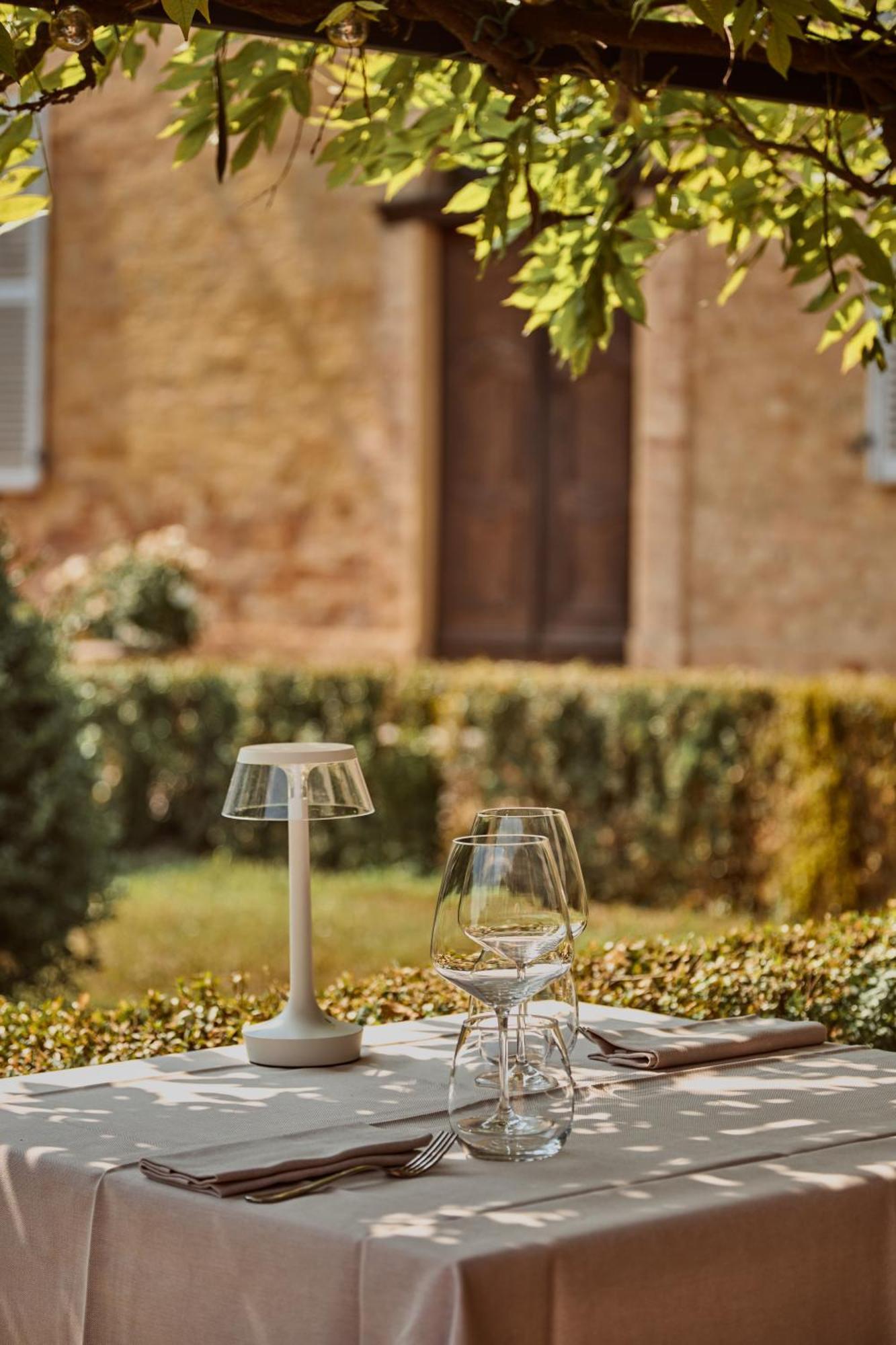Relais Castello Di Razzano Hotel Alfiano Natta Екстериор снимка