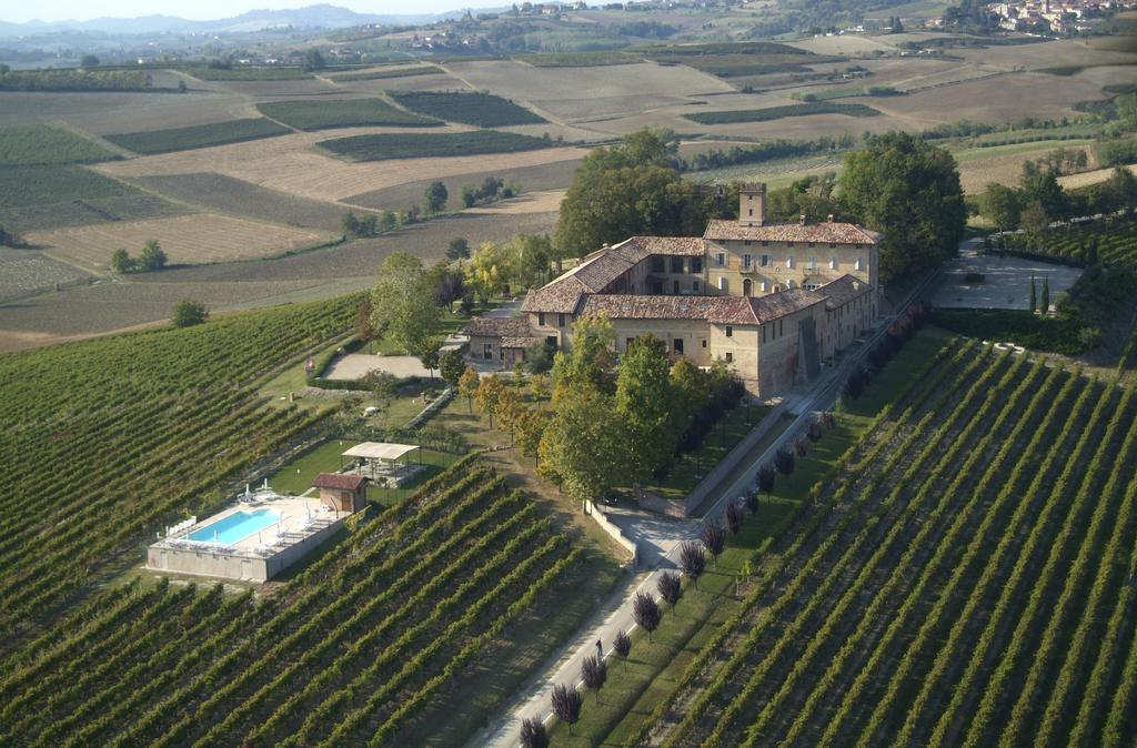 Relais Castello Di Razzano Hotel Alfiano Natta Екстериор снимка