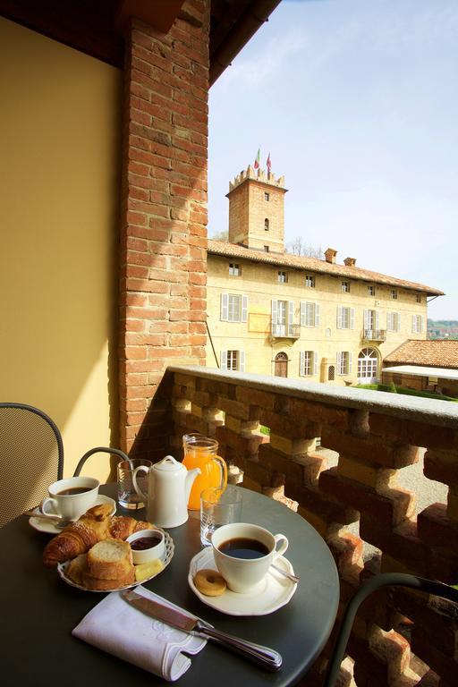 Relais Castello Di Razzano Hotel Alfiano Natta Стая снимка